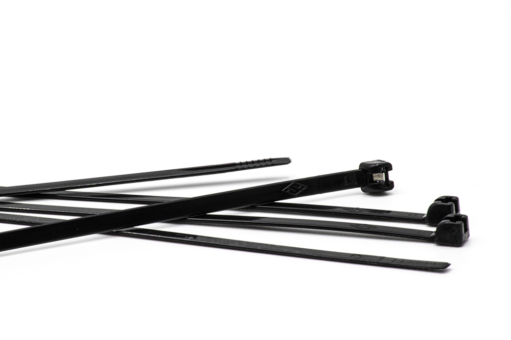 Kabelbinder mit Metallzunge